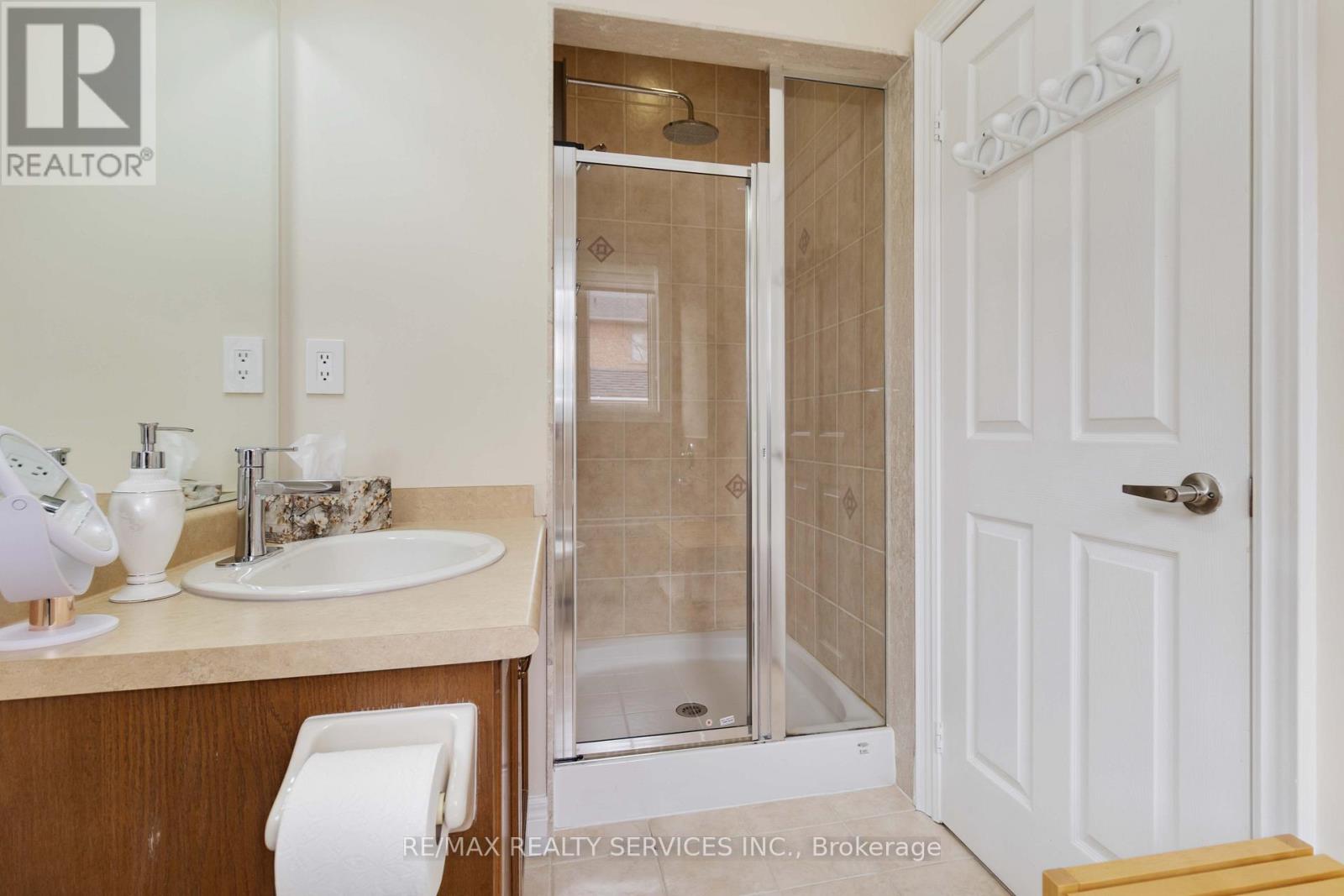 15 Valleystream Circle, Brampton, Ontario  L6P 2E2 - Photo 20 - W12909994