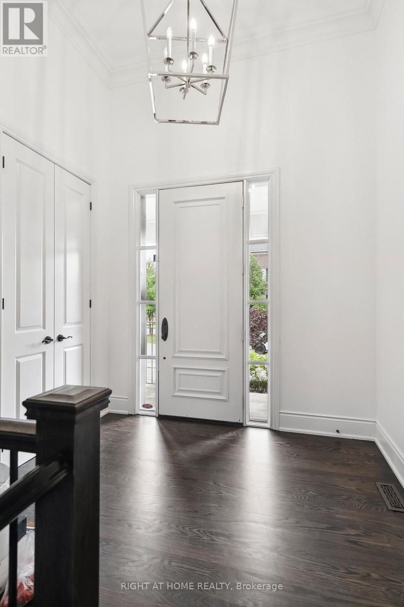 3630 Silverplains Drive, Mississauga, Ontario  L4X 2P4 - Photo 3 - W12910012