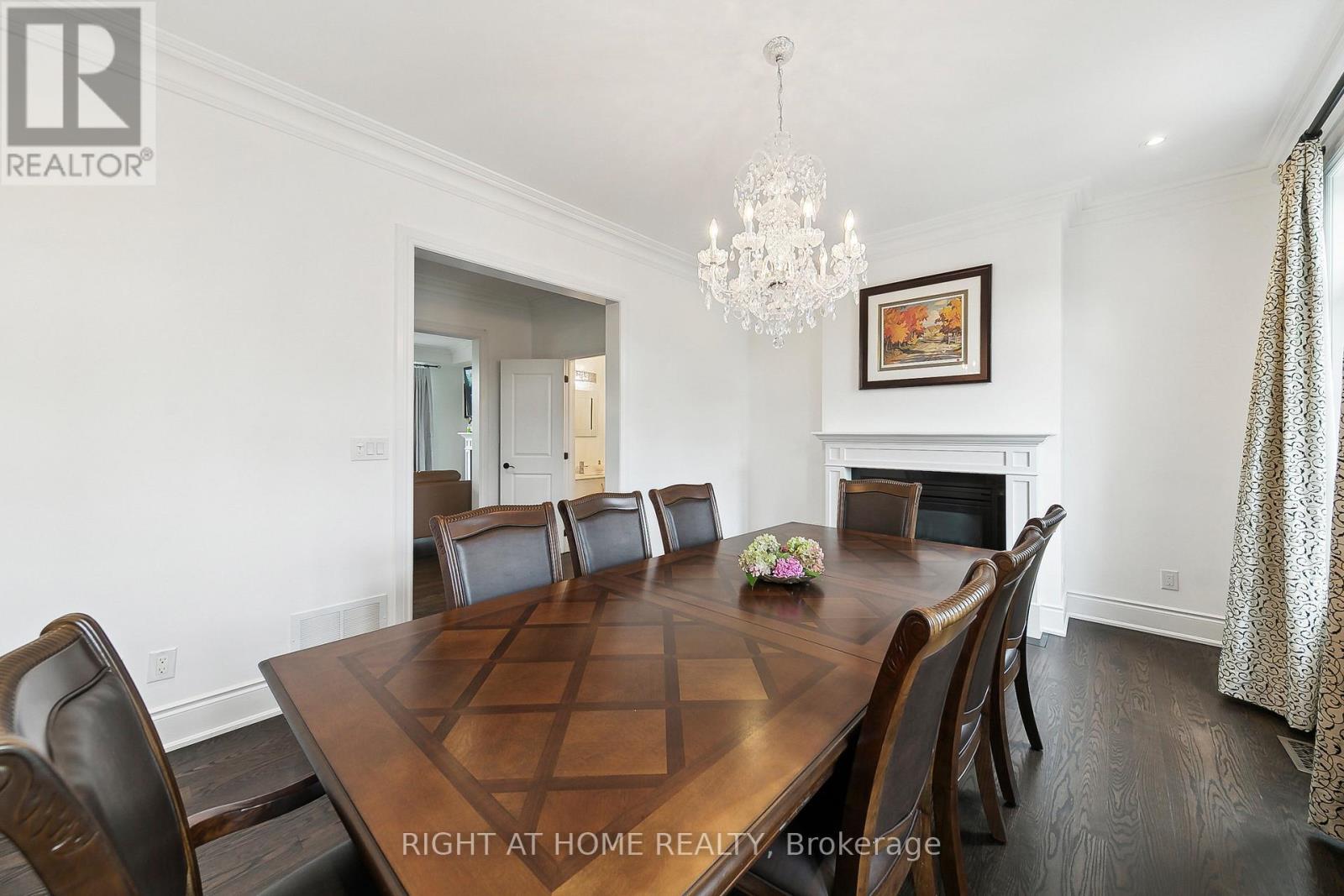 3630 Silverplains Drive, Mississauga, Ontario  L4X 2P4 - Photo 9 - W12910012