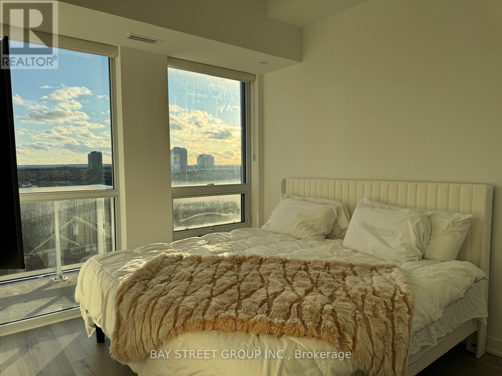 731 - 1005 Dundas Street E, Oakville, Ontario  L6H 8C7 - Photo 12 - W12910026