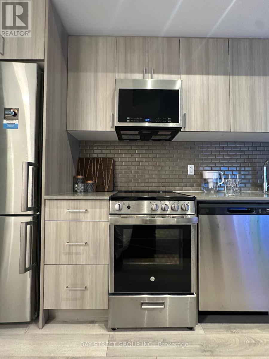 731 - 1005 Dundas Street E, Oakville, Ontario  L6H 8C7 - Photo 17 - W12910026