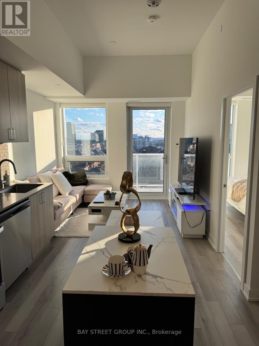 731 - 1005 Dundas Street E, Oakville, Ontario  L6H 8C7 - Photo 3 - W12910026