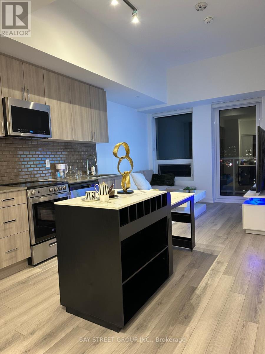 731 - 1005 Dundas Street E, Oakville, Ontario  L6H 8C7 - Photo 5 - W12910026