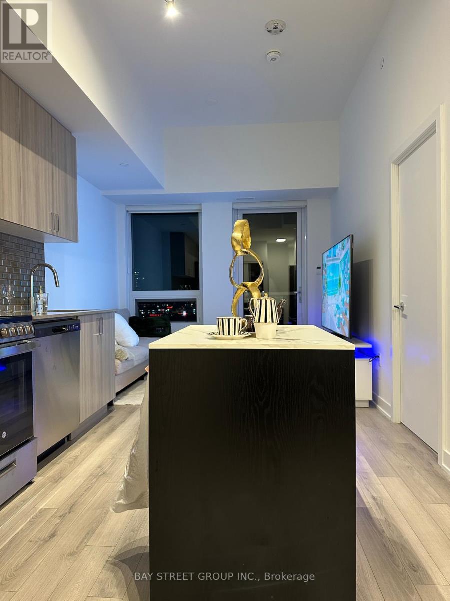 731 - 1005 Dundas Street E, Oakville, Ontario  L6H 8C7 - Photo 6 - W12910026