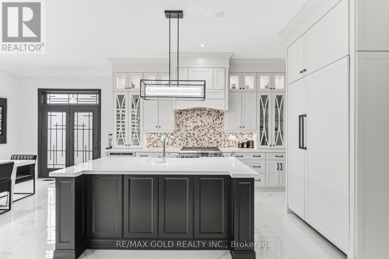 4 Spain Crescent, Brampton, Ontario  L6P 4G8 - Photo 11 - W12910030