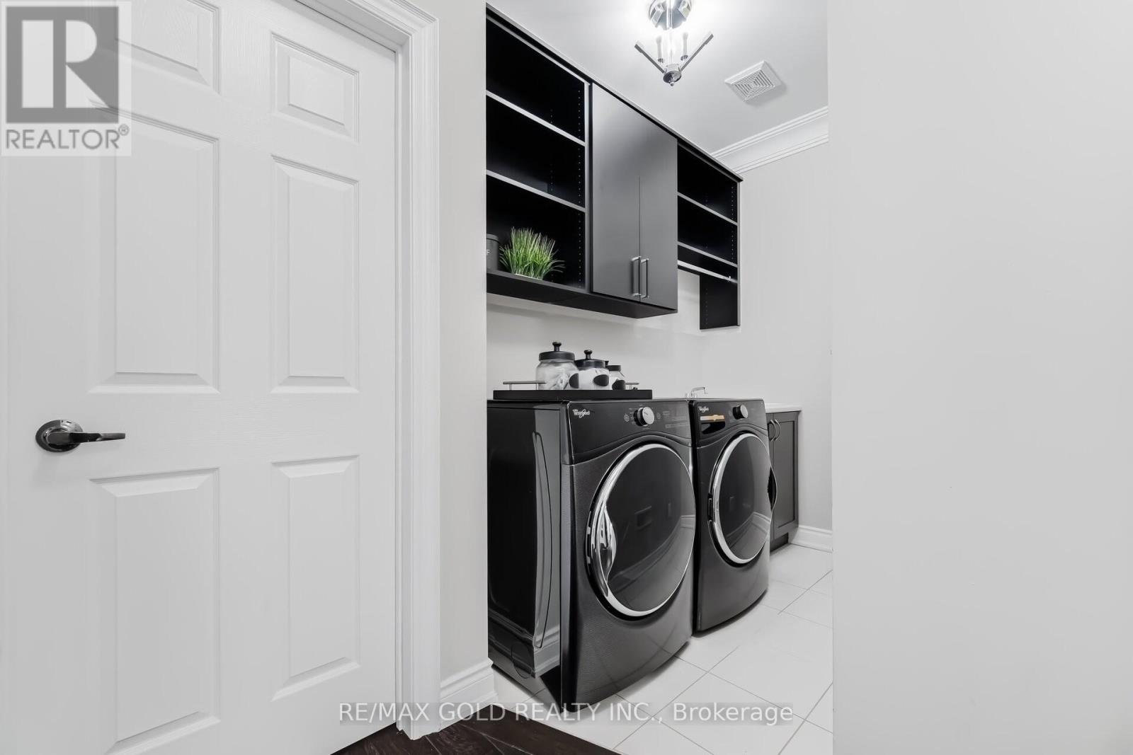 4 Spain Crescent, Brampton, Ontario  L6P 4G8 - Photo 32 - W12910030