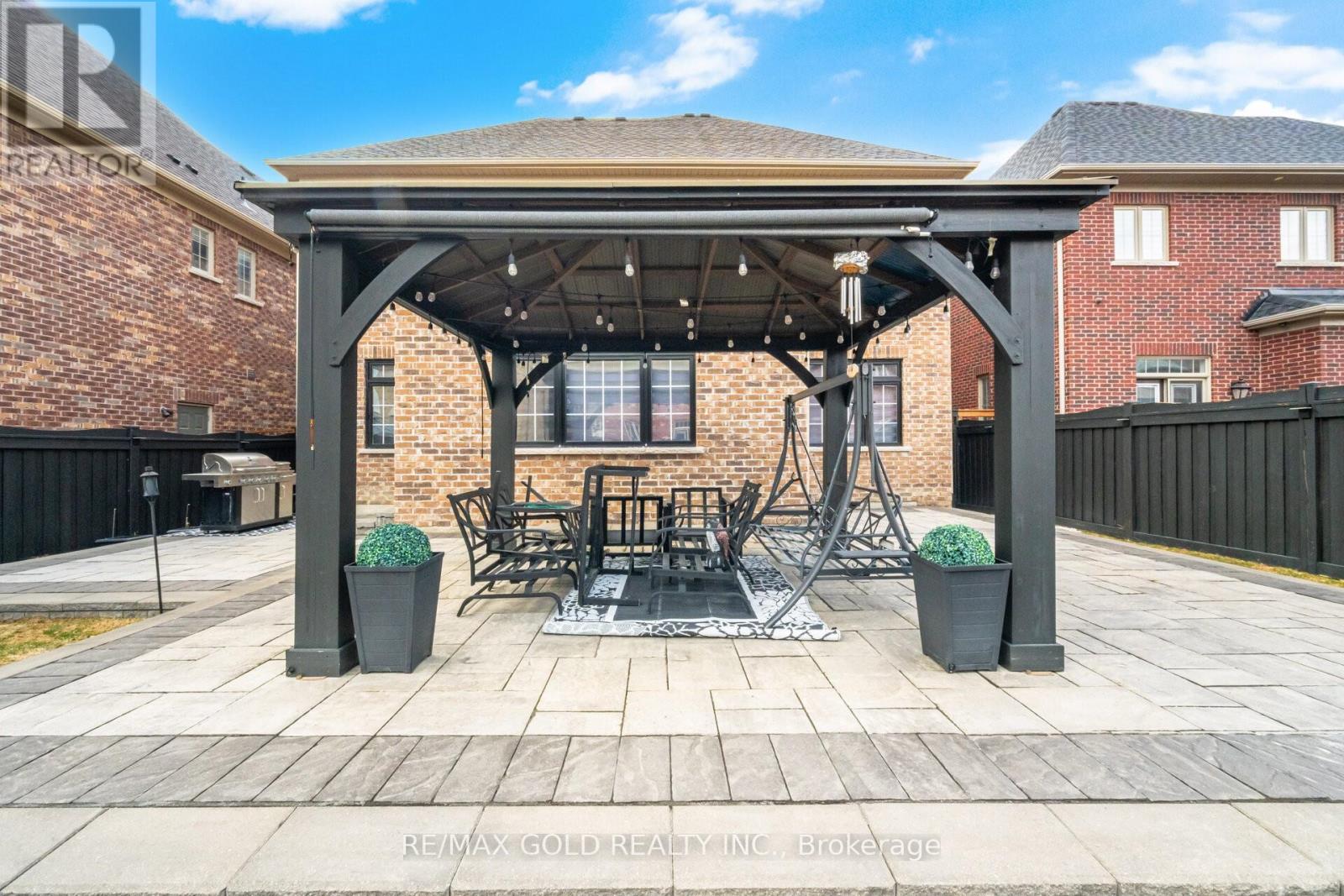 4 Spain Crescent, Brampton, Ontario  L6P 4G8 - Photo 33 - W12910030