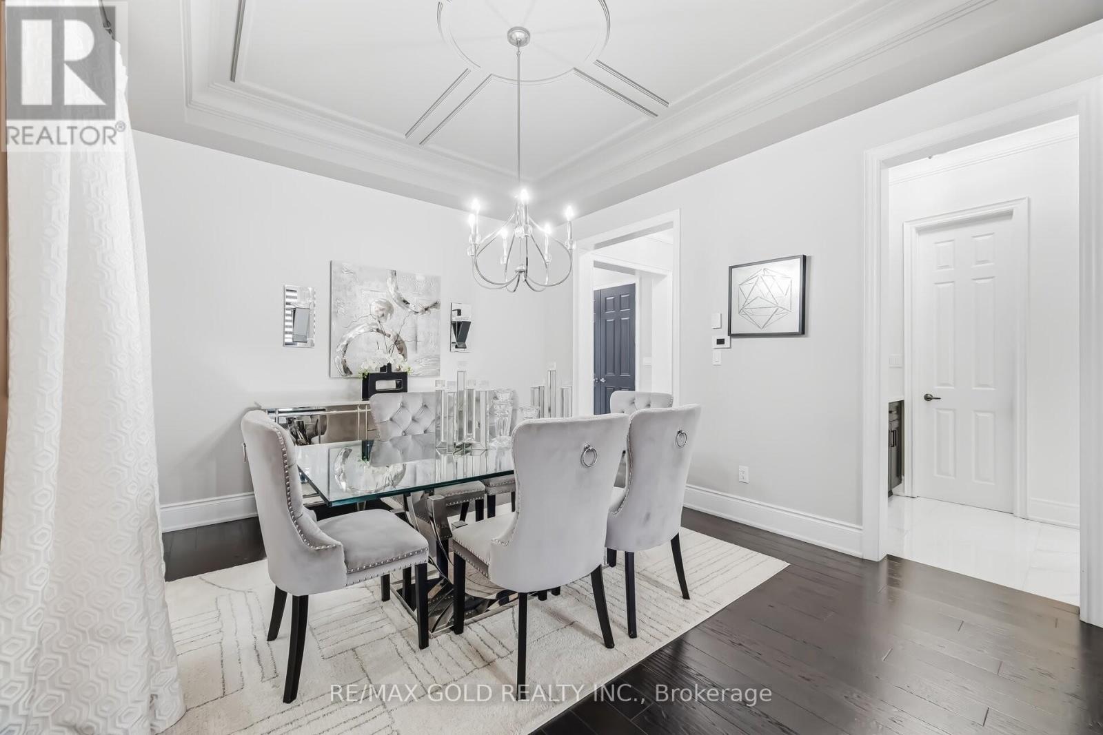 4 Spain Crescent, Brampton, Ontario  L6P 4G8 - Photo 5 - W12910030