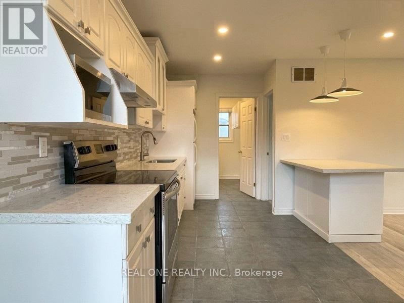 Unit 2 - 2116 Mountainside Drive, Burlington (Mountainside), Ontario  L7P 1B2 - Photo 12 - W12910056