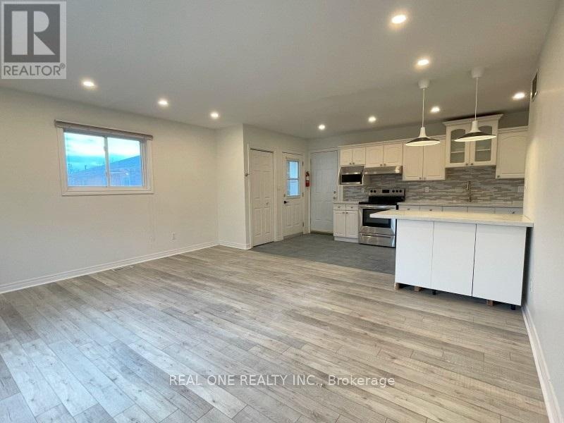 Unit 2 - 2116 Mountainside Drive, Burlington (Mountainside), Ontario  L7P 1B2 - Photo 5 - W12910056