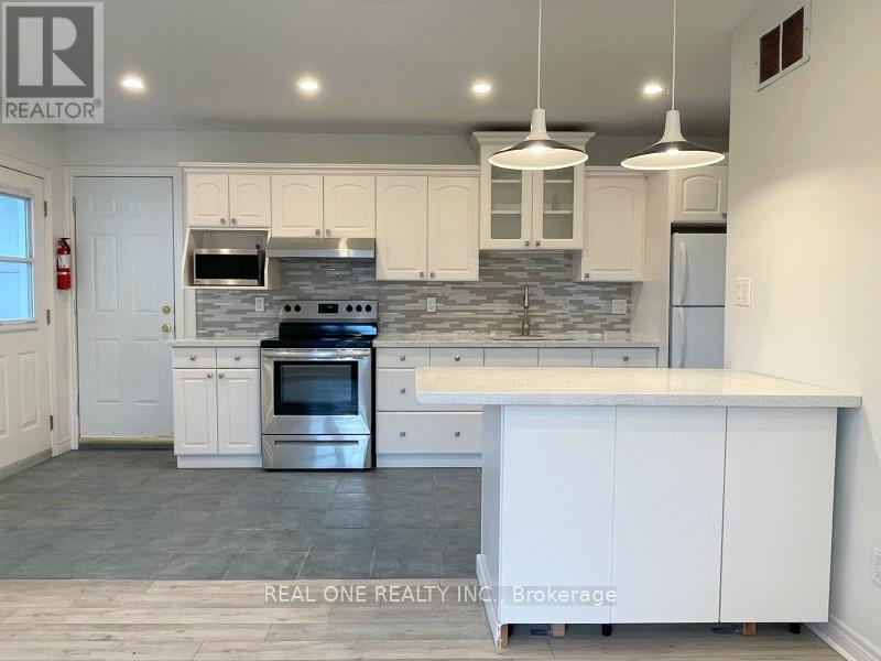 Unit 2 - 2116 Mountainside Drive, Burlington (Mountainside), Ontario  L7P 1B2 - Photo 6 - W12910056