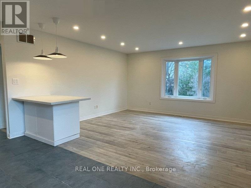 Unit 2 - 2116 Mountainside Drive, Burlington (Mountainside), Ontario  L7P 1B2 - Photo 8 - W12910056