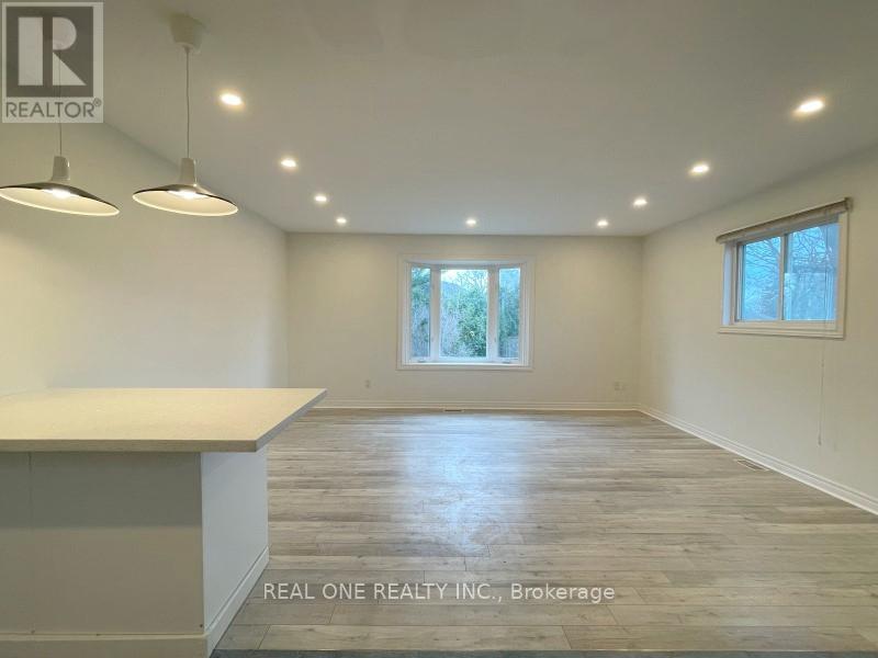 Unit 2 - 2116 Mountainside Drive, Burlington (Mountainside), Ontario  L7P 1B2 - Photo 9 - W12910056