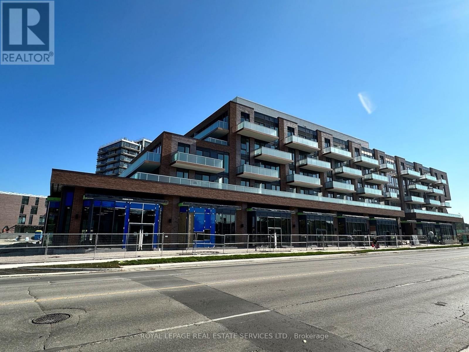 218 - 215 LAKESHORE ROAD W, Mississauga, Ontario