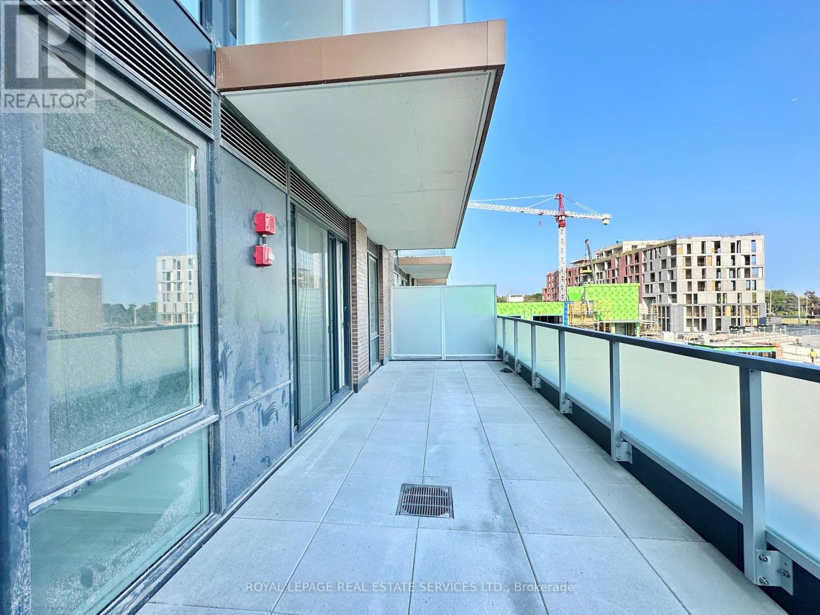 218 - 215 Lakeshore Road W, Mississauga, Ontario  L5H 0A7 - Photo 14 - W12910064