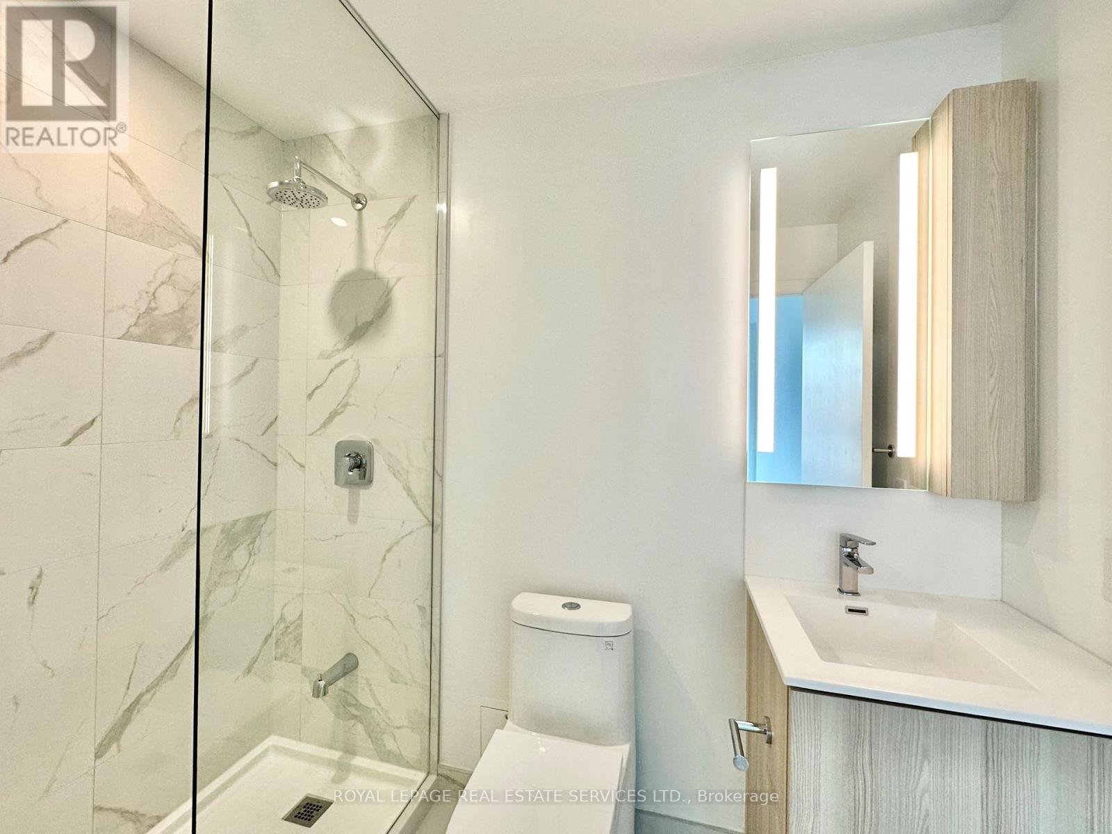 218 - 215 Lakeshore Road W, Mississauga, Ontario  L5H 0A7 - Photo 9 - W12910064