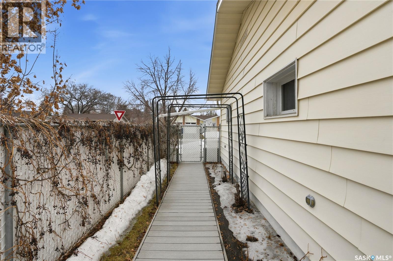 50 Morris Drive, Saskatoon, Saskatchewan  S7L 3T9 - Photo 37 - SK031069