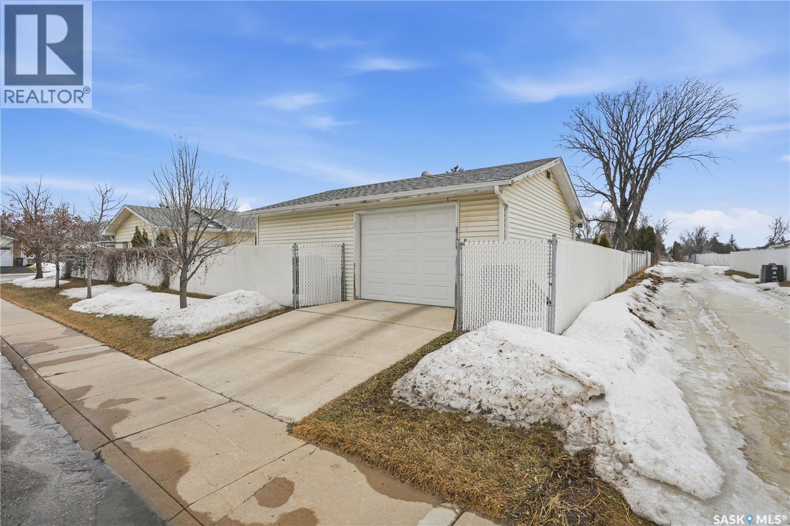 50 Morris Drive, Saskatoon, Saskatchewan  S7L 3T9 - Photo 4 - SK031069