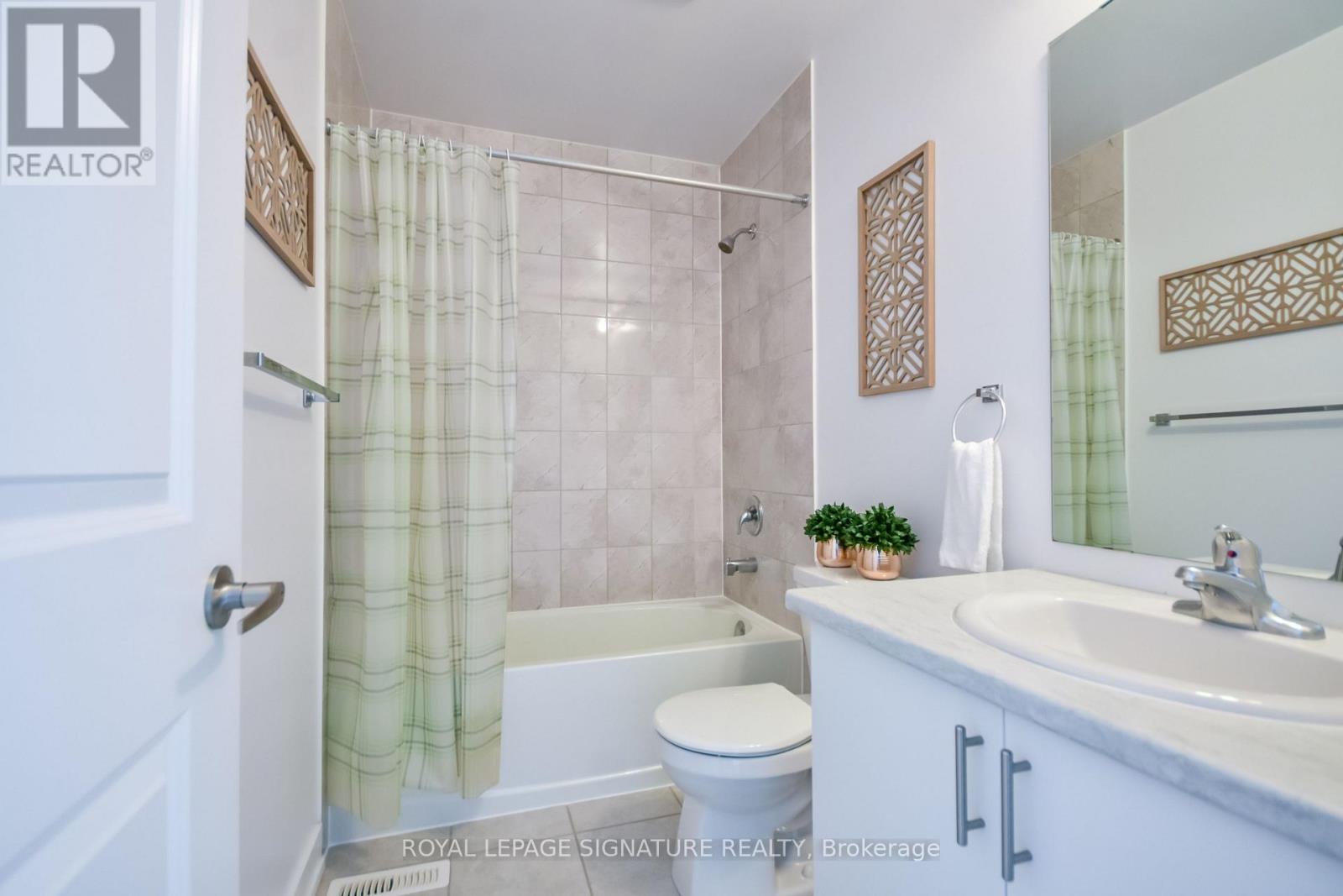 23 Turnberry Lane, Barrie, Ontario  L9J 0M8 - Photo 21 - S12910000