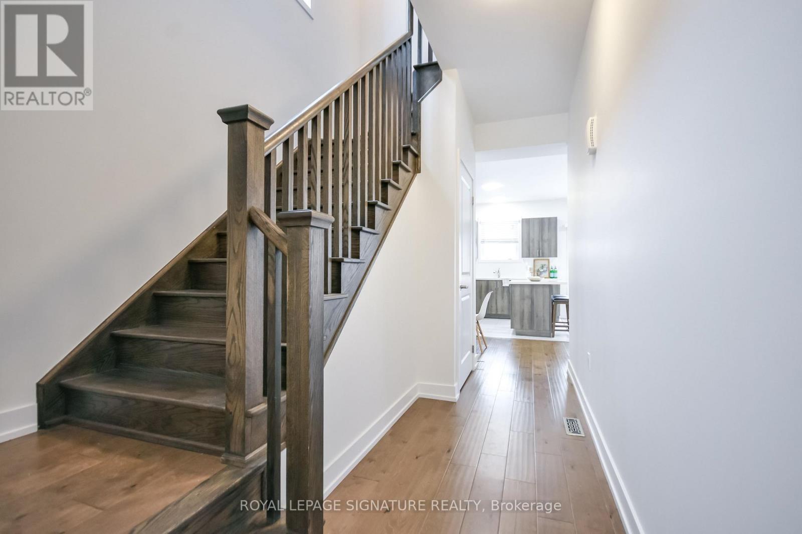 23 Turnberry Lane, Barrie, Ontario  L9J 0M8 - Photo 6 - S12910000