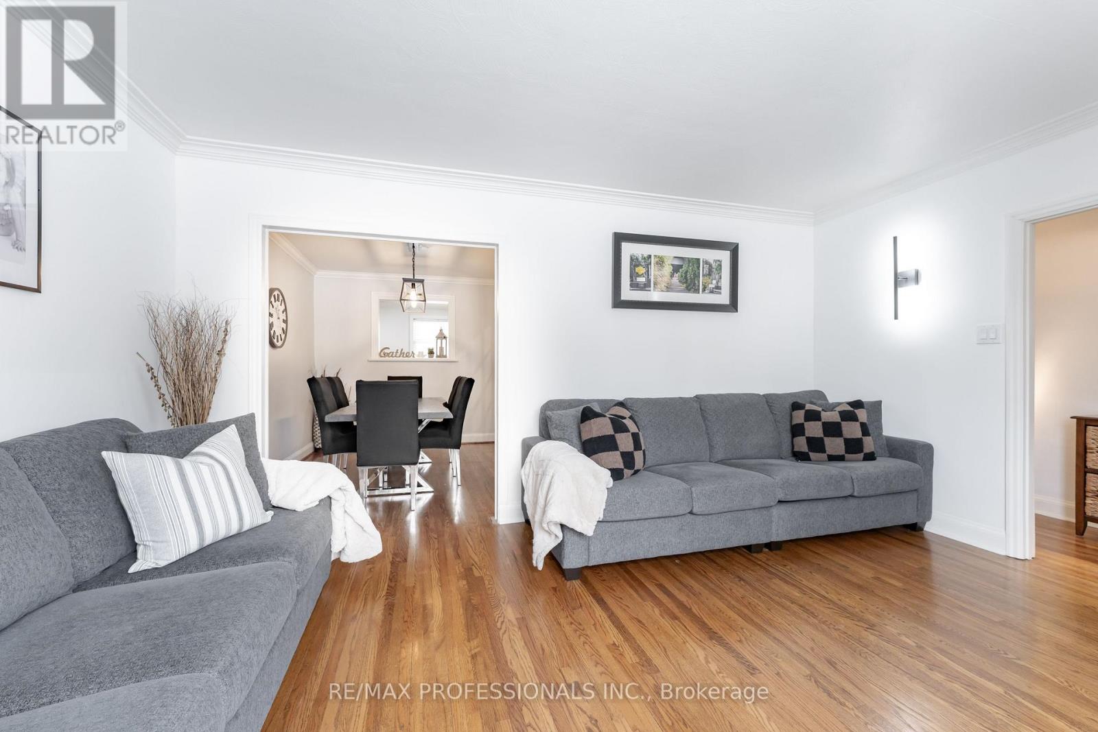 745 Glengrove Avenue W, Toronto, Ontario  M6B 2J7 - Photo 10 - W12910082