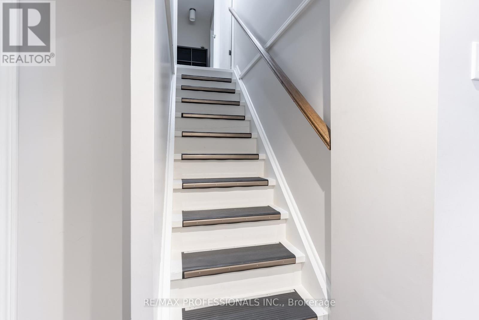 745 Glengrove Avenue W, Toronto, Ontario  M6B 2J7 - Photo 18 - W12910082