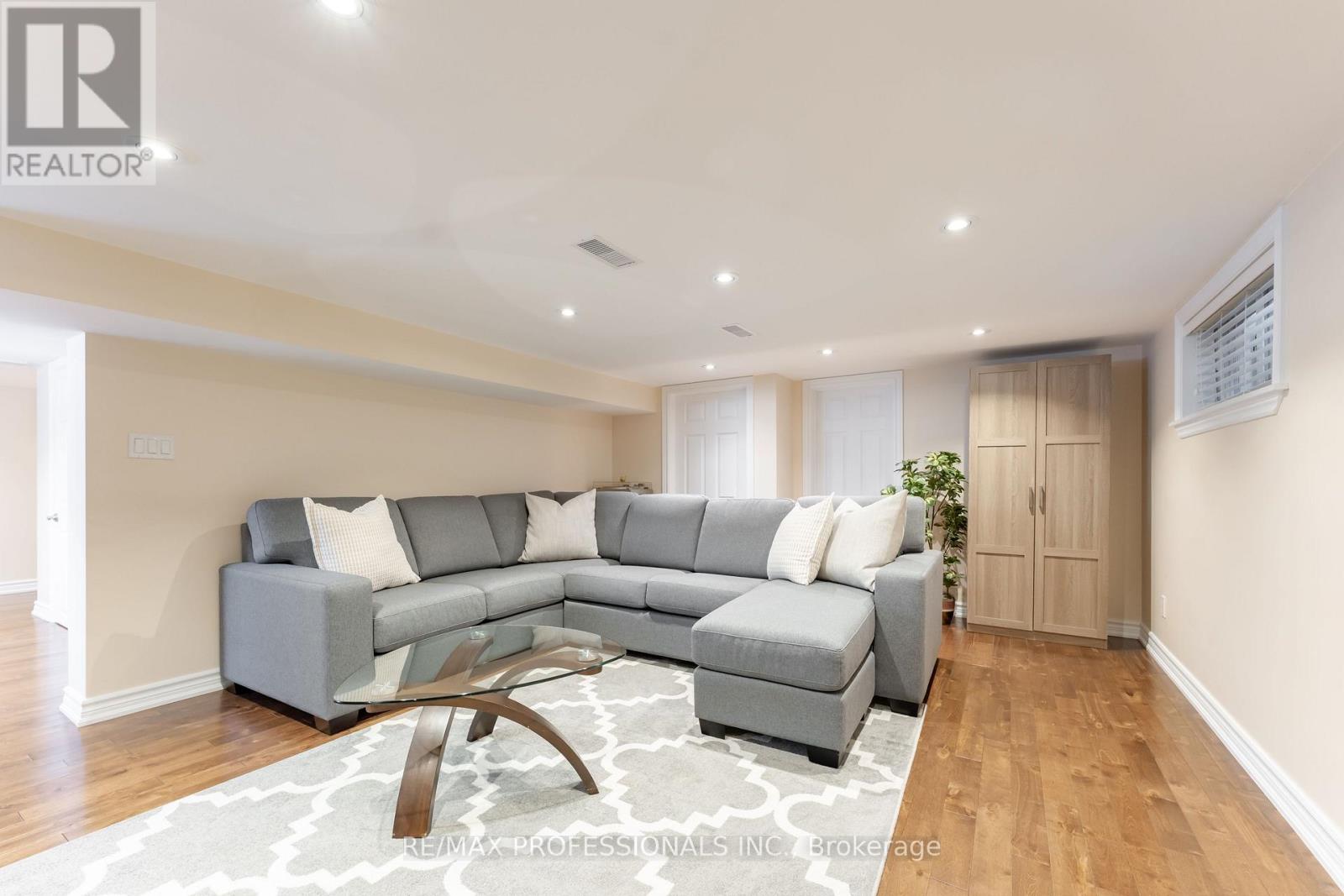 745 Glengrove Avenue W, Toronto, Ontario  M6B 2J7 - Photo 37 - W12910082