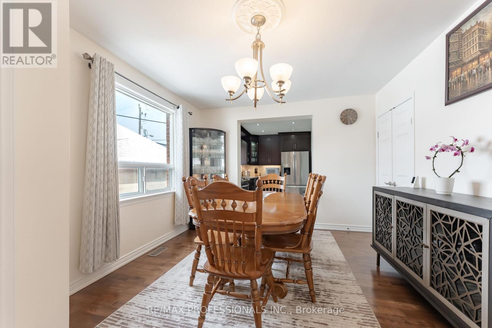 745 Glengrove Avenue W, Toronto, Ontario  M6B 2J7 - Photo 27 - W12910082