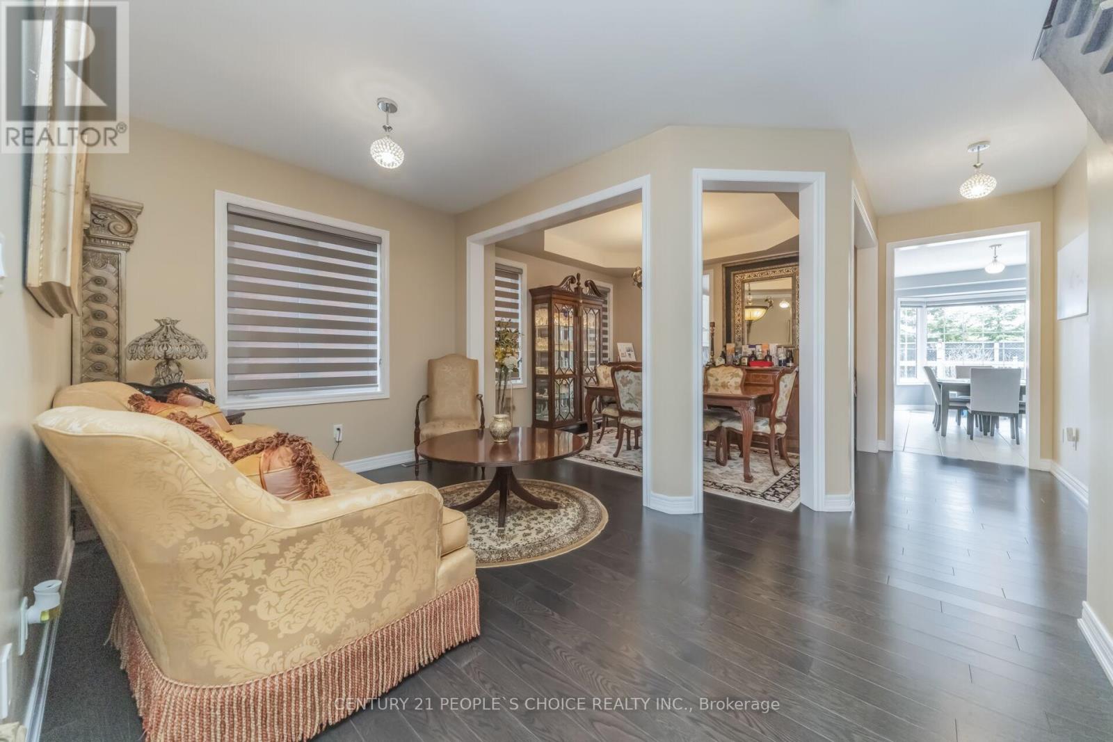 28 Truro Circle, Brampton, Ontario  L7A 4E5 - Photo 6 - W12902532