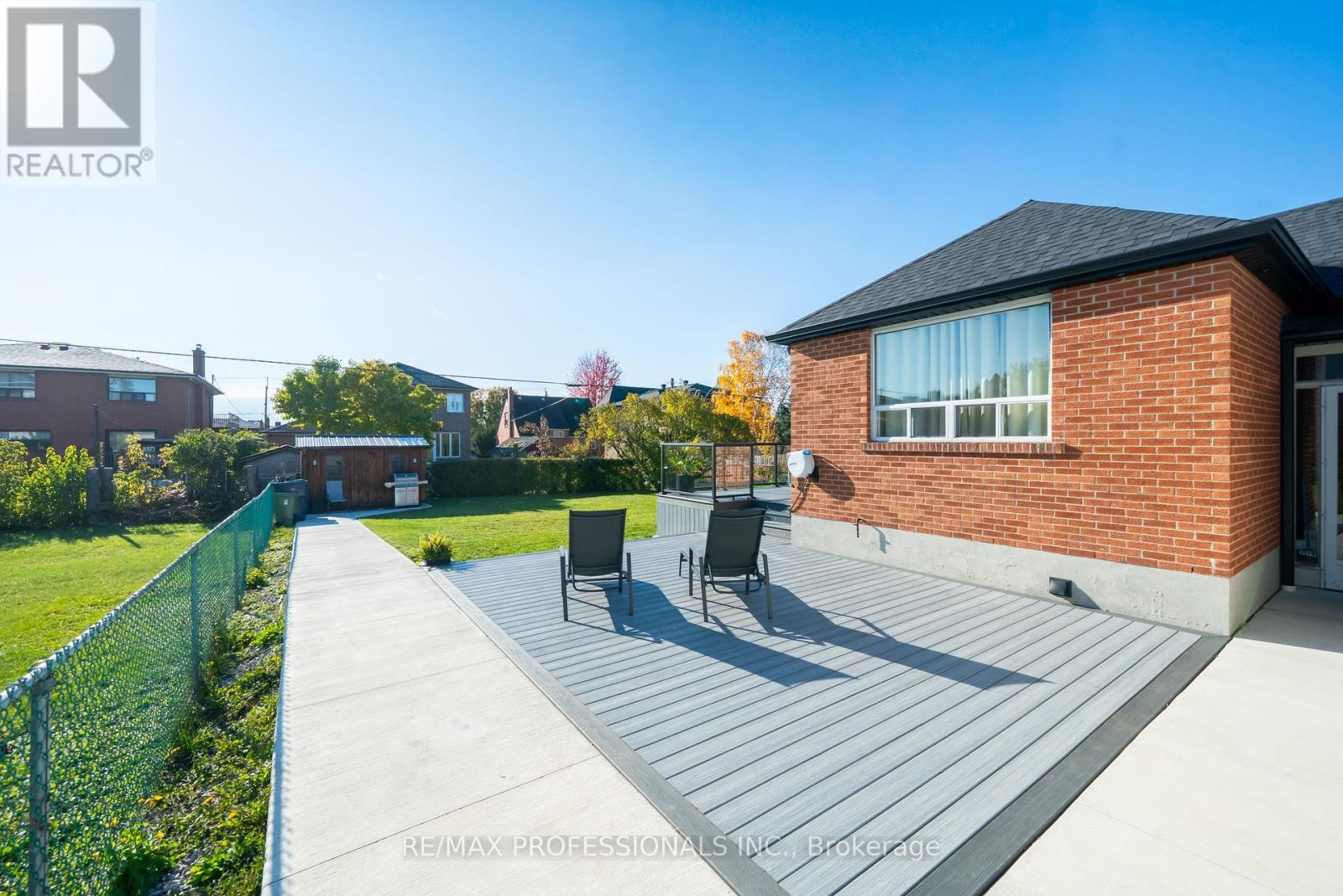 745 Glengrove Avenue W, Toronto, Ontario  M6B 2J7 - Photo 24 - W12910082