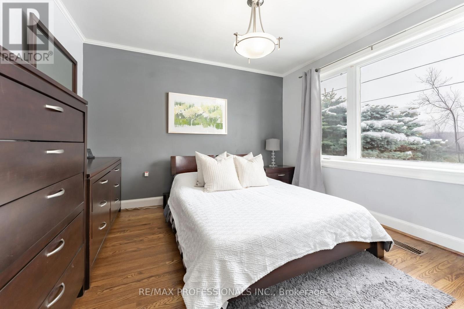 745 Glengrove Avenue W, Toronto, Ontario  M6B 2J7 - Photo 6 - W12910082