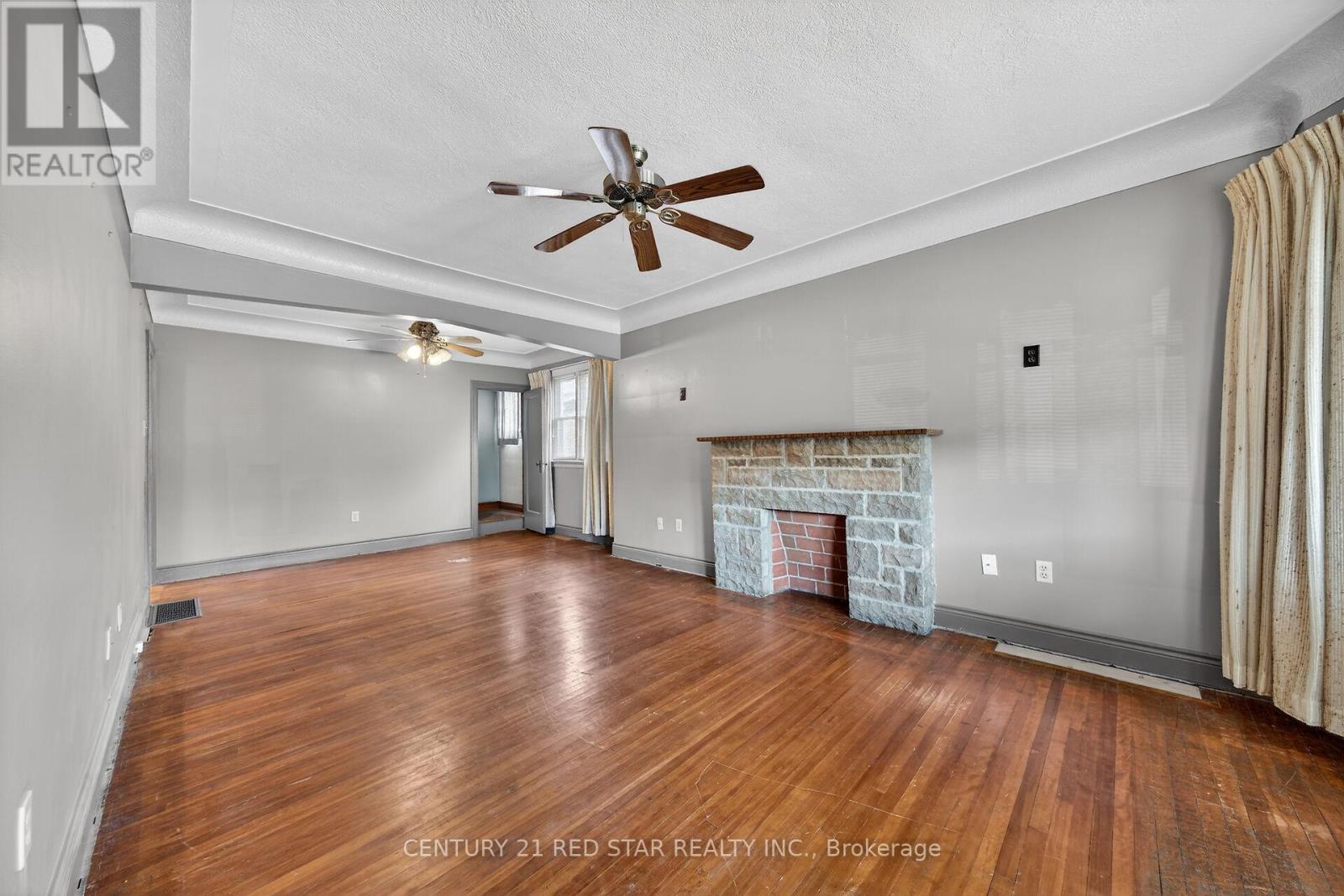 210 Huxley Avenue S, Hamilton, Ontario  L8K 2R3 - Photo 5 - X12881052