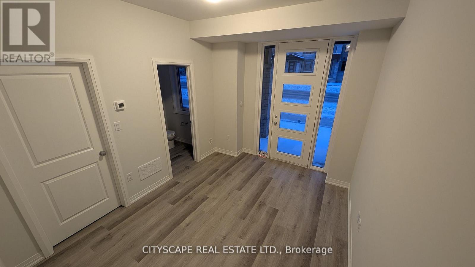 11 - 155 Equestrian Way, Cambridge, Ontario  N3E 0E8 - Photo 10 - X12909960