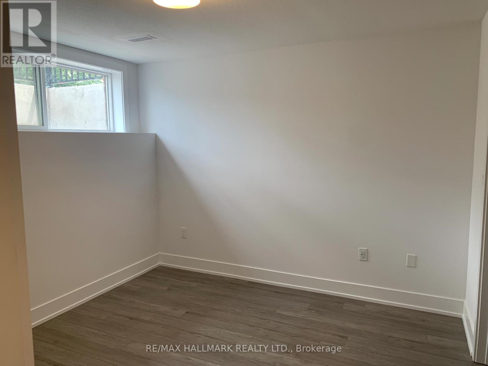 51 - 99 Roger Street, Waterloo, Ontario  N2J 0G1 - Photo 3 - X12909982