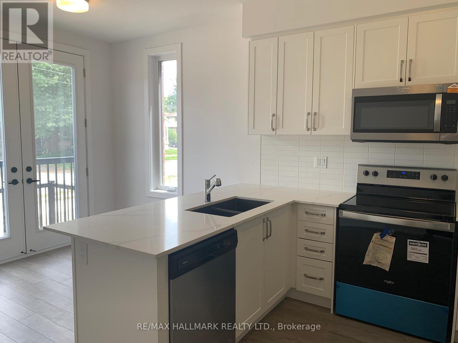 51 - 99 Roger Street, Waterloo, Ontario  N2J 0G1 - Photo 6 - X12909982