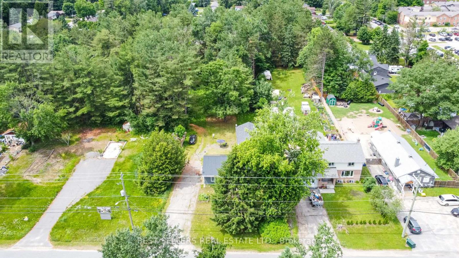 253 Maple Street, Bracebridge (Macaulay), Ontario  P1L 1K3 - Photo 3 - X12909988