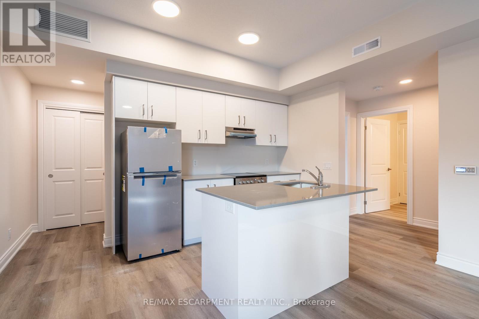 304 - 259 King Street E, Hamilton (Stoney Creek), Ontario  L8G 1M1 - Photo 11 - X12910034