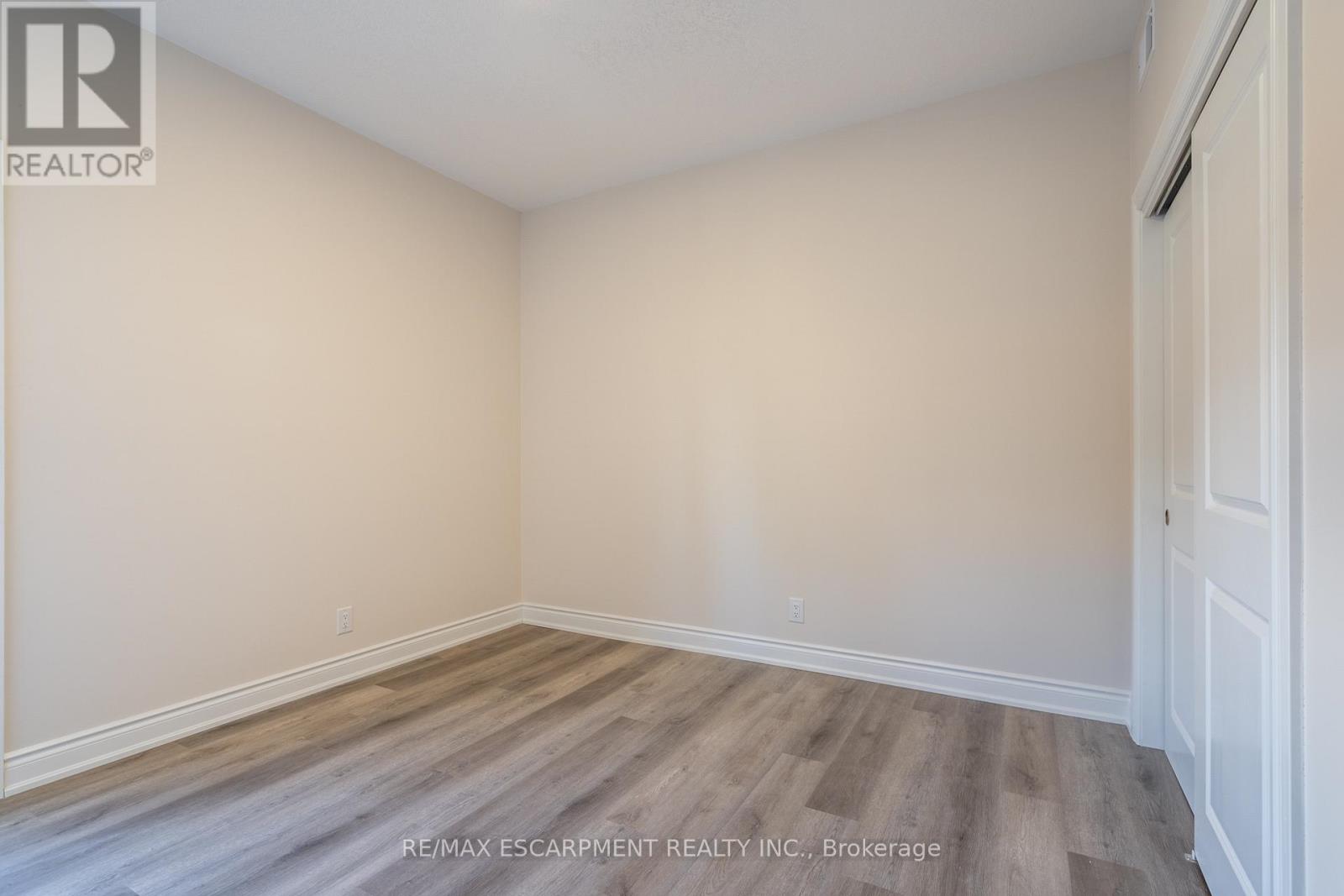 304 - 259 King Street E, Hamilton (Stoney Creek), Ontario  L8G 1M1 - Photo 17 - X12910034