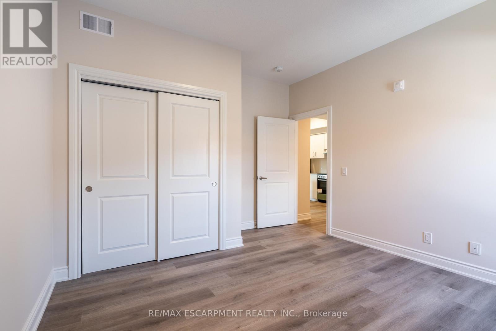 304 - 259 King Street E, Hamilton (Stoney Creek), Ontario  L8G 1M1 - Photo 19 - X12910034