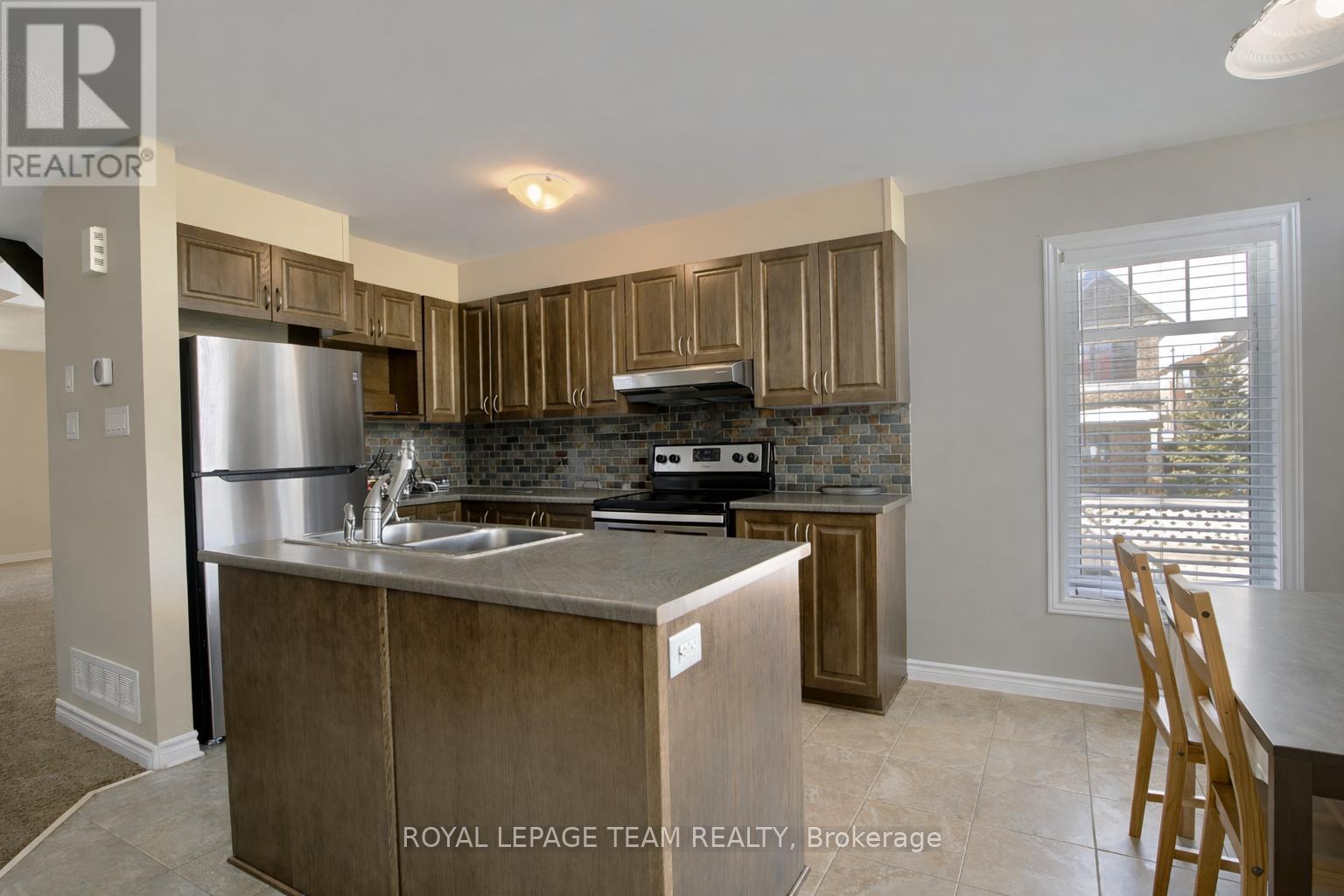 366 Tourmaline Crescent, Ottawa, Ontario  K2J 3T9 - Photo 5 - X12909334