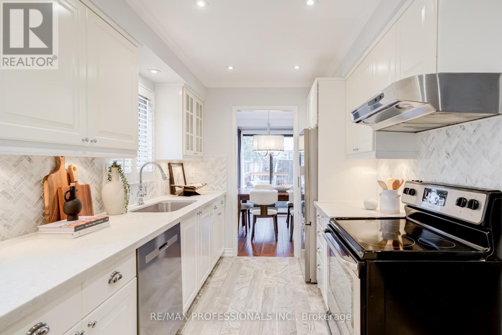 188 Lisa Crescent, Vaughan, Ontario L4J 2N3 - Photo 16 - N12907678