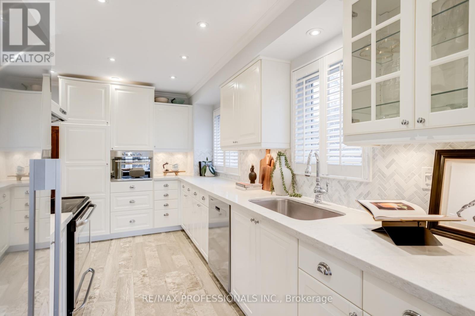 188 Lisa Crescent, Vaughan, Ontario L4J 2N3 - Photo 13 - N12907678