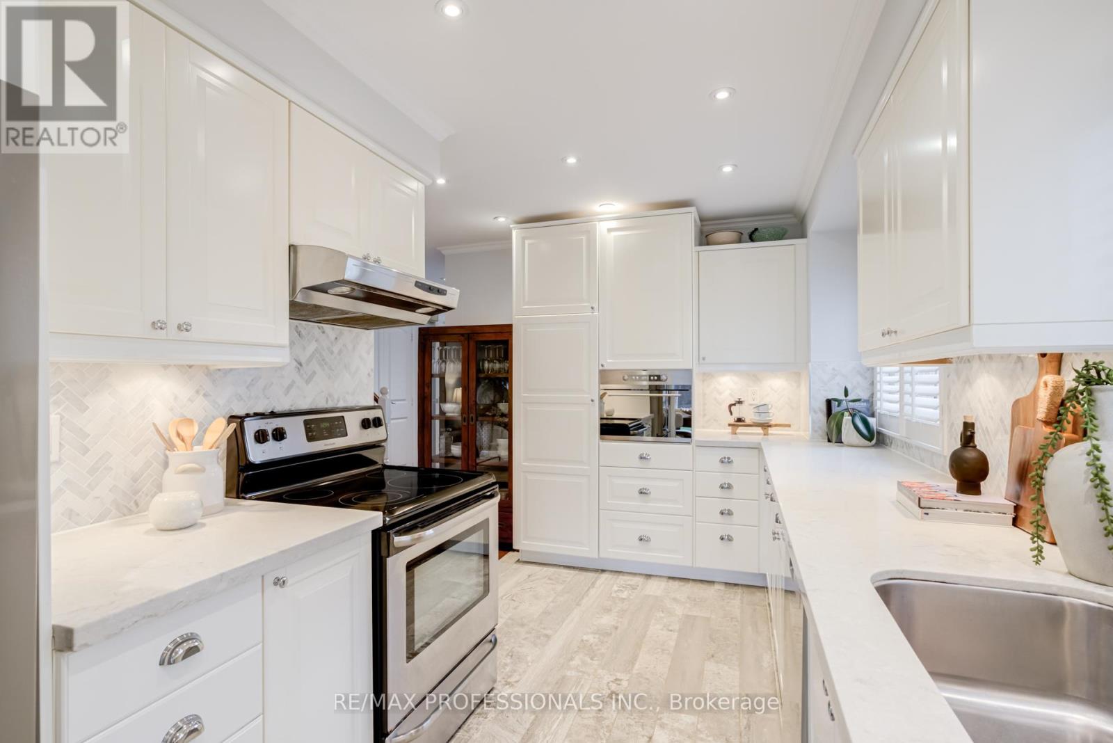 188 Lisa Crescent, Vaughan, Ontario L4J 2N3 - Photo 17 - N12907678