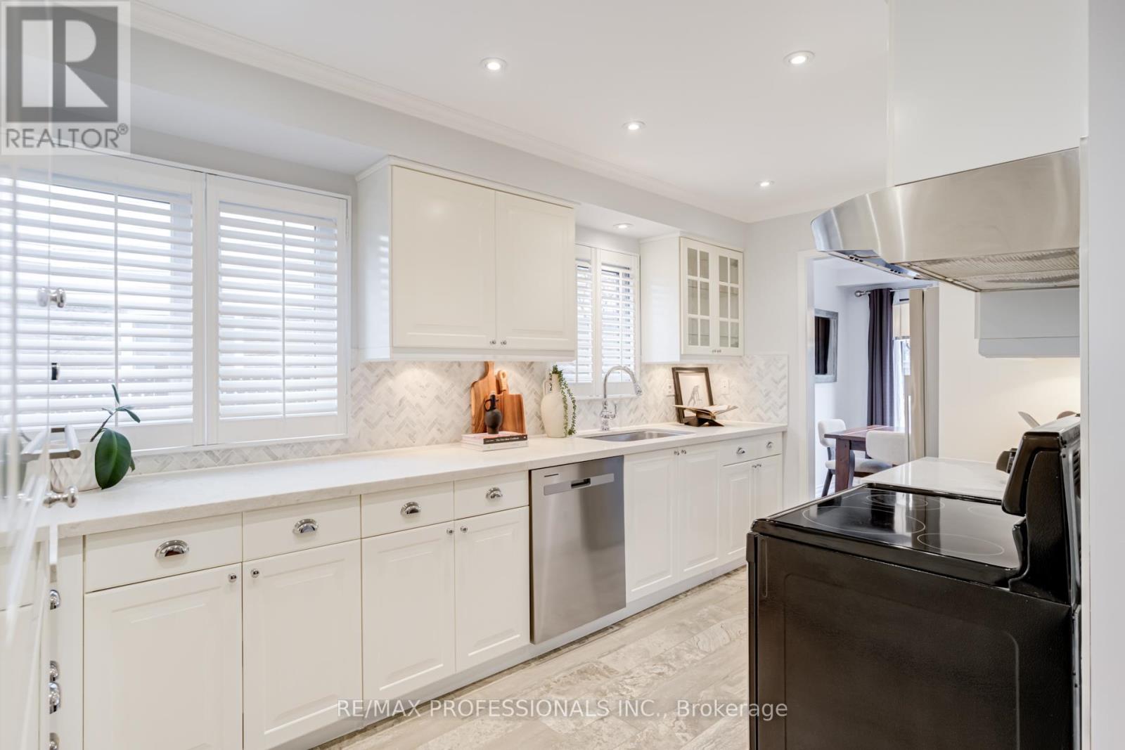 188 Lisa Crescent, Vaughan, Ontario L4J 2N3 - Photo 14 - N12907678