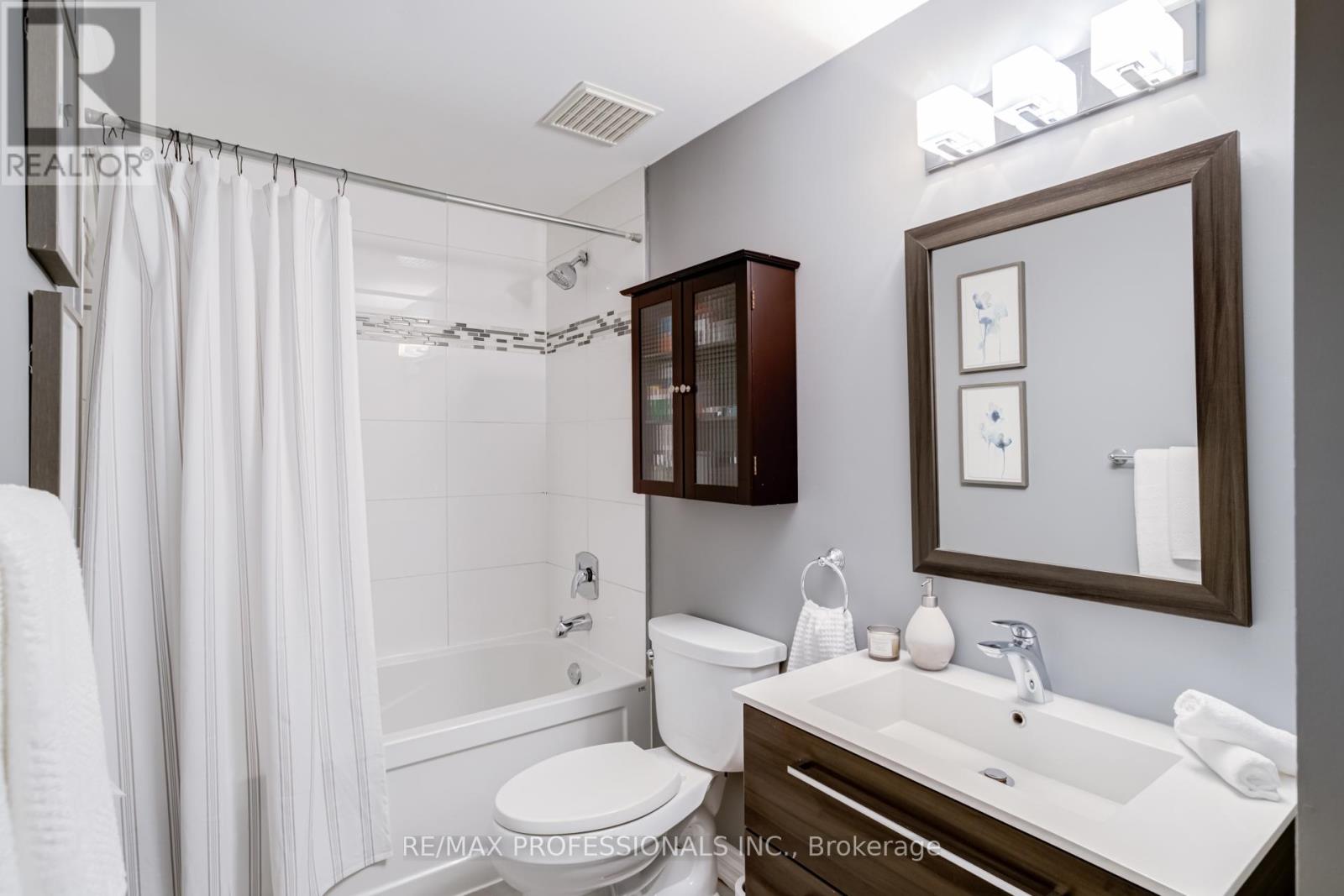 188 Lisa Crescent, Vaughan, Ontario L4J 2N3 - Photo 29 - N12907678