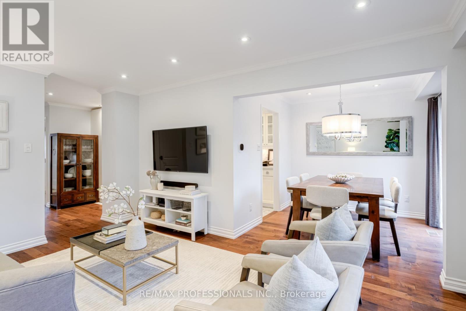 188 Lisa Crescent, Vaughan, Ontario L4J 2N3 - Photo 9 - N12907678