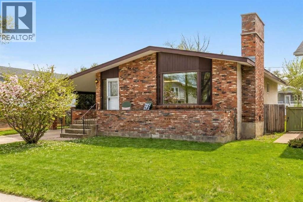 <div class="slider-price">$448,900.00</div><p>370 1 Street Nw, Medicine Hat, Alberta</p>