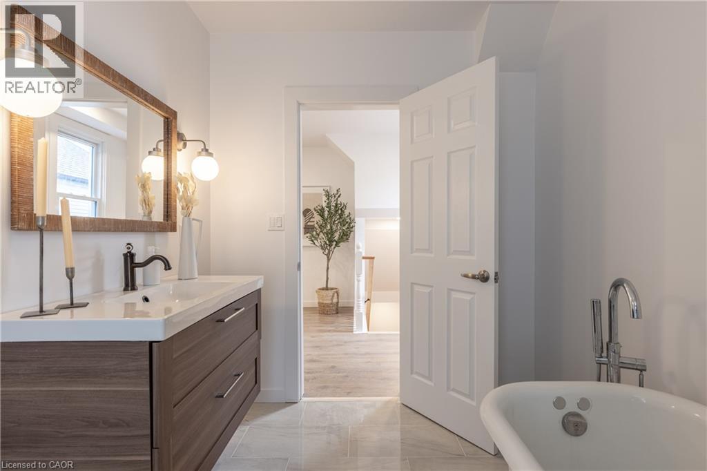 50 Fifth Street, Welland, Ontario  L3B 4Z5 - Photo 13 - 40814262