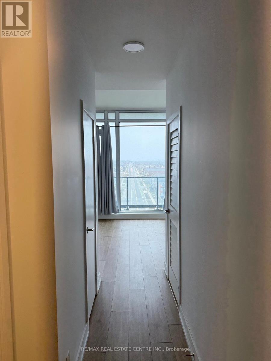809 - 225 Veteran Drive, Brampton, Ontario  L7A 5L7 - Photo 3 - W12869834