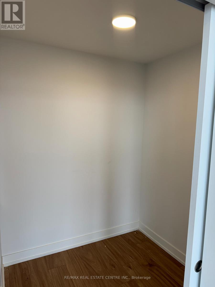 809 - 225 Veteran Drive, Brampton, Ontario  L7A 5L7 - Photo 6 - W12869834